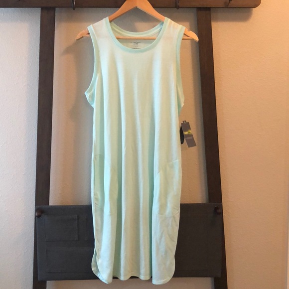 tek gear Dresses & Skirts - 🎉 5/$15🎉 NWT women’s tank dress